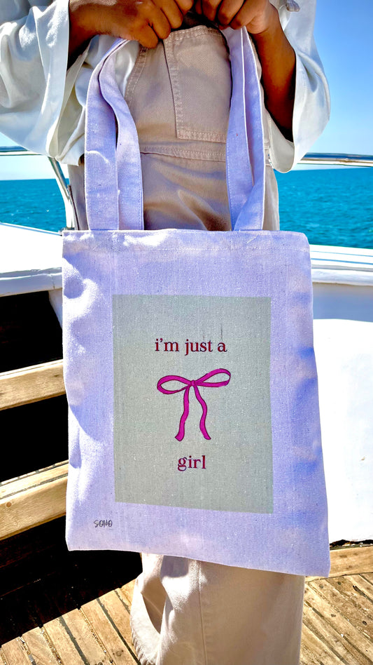 I’m just a girl Tote bag